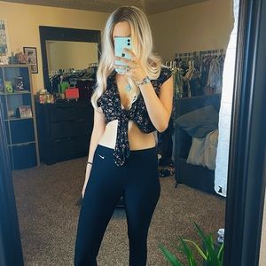 AMERICAN EAGLE TIE KNOT CROP TOP